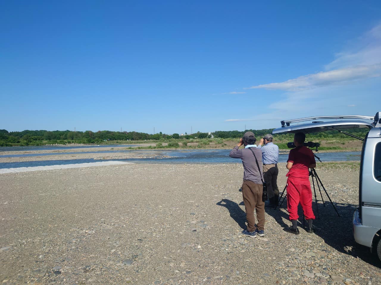 繁殖地に集合した参加者